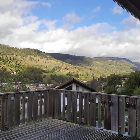 Avec Vue Sur La Vallee Saint-Maurice-sur-Moselle