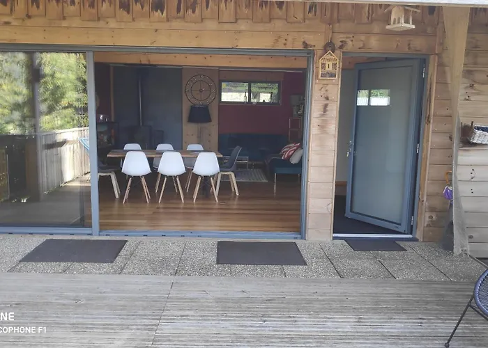 Avec Vue Sur La Vallee